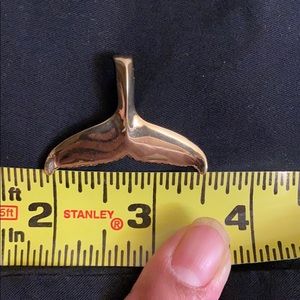 14kt whale tail pendant Hawaii